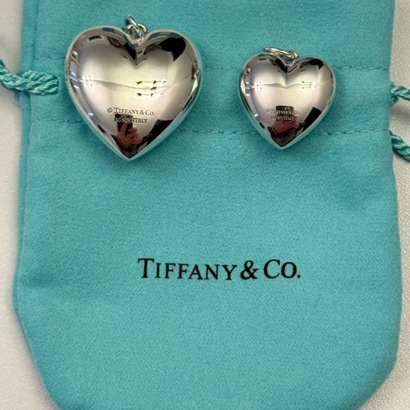 🌟9XHP🌟Auth "Like New" Rare Tiffany & Co. Ziegfeld Large Puffy Heart Necklace - Picture 4 of 5